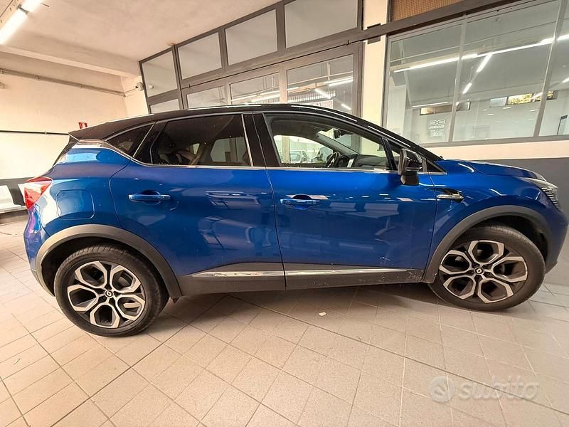 Usata Renault Captur Techno 100 CV (73 kW) 2023 Blu SUV