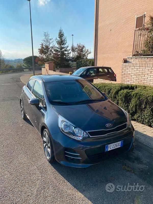 Usata Kia Rio 75 CV (55 kW) 2016 Berlina