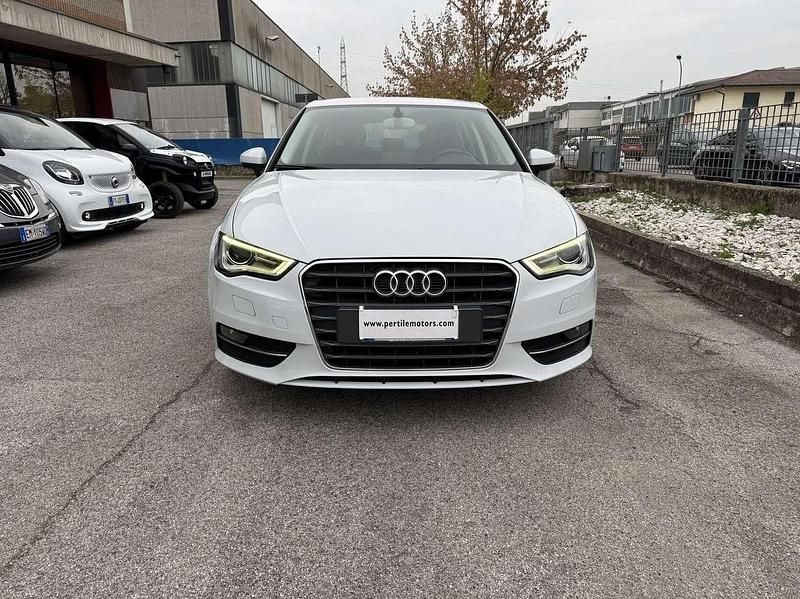 Usata Audi A3 Ambition 105 CV (77 kW) 2014 Bianco Berlina