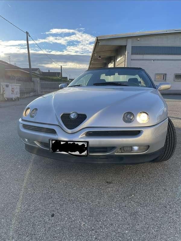 Usata Alfa Romeo Spider 122 CV (89 kW) 1996 Cabrio