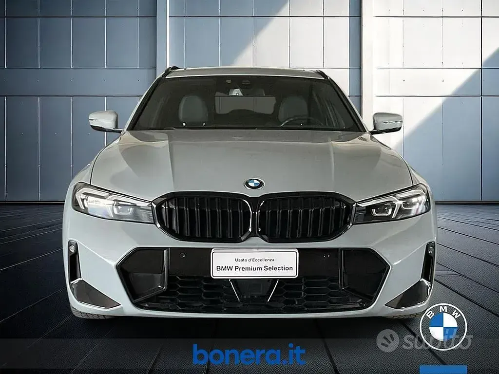 Usata BMW 320e M Sport 190 CV (139 kW) 2023 Grigio Station wagon