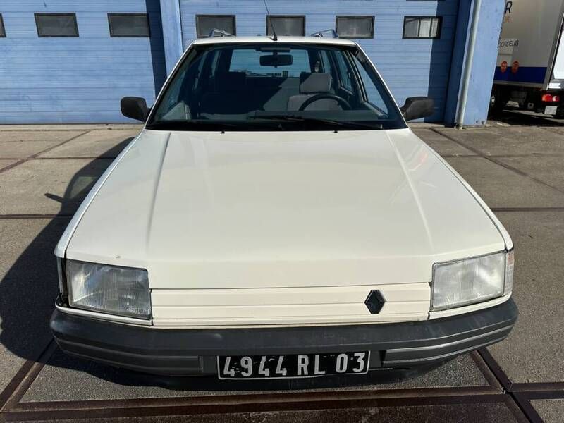 Bianco Usata 1987 Renault 21 Station wagon | 6950 € - Immagine 1/4