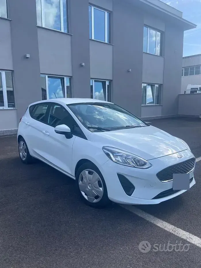 Usata Ford Fiesta 86 CV (63 kW) 2018 Bianco Utilitaria