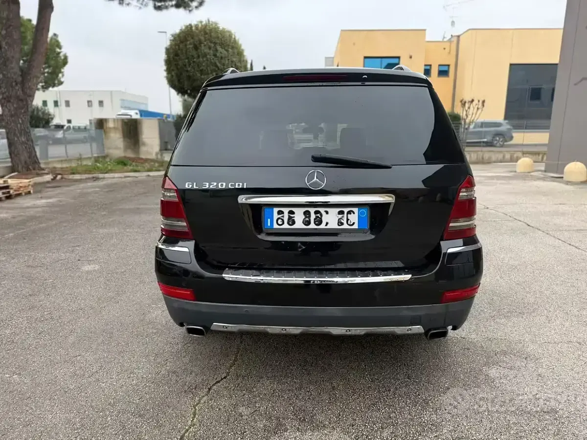 Usata Mercedes GL320 224 CV (164 kW) 2008 Nero SUV