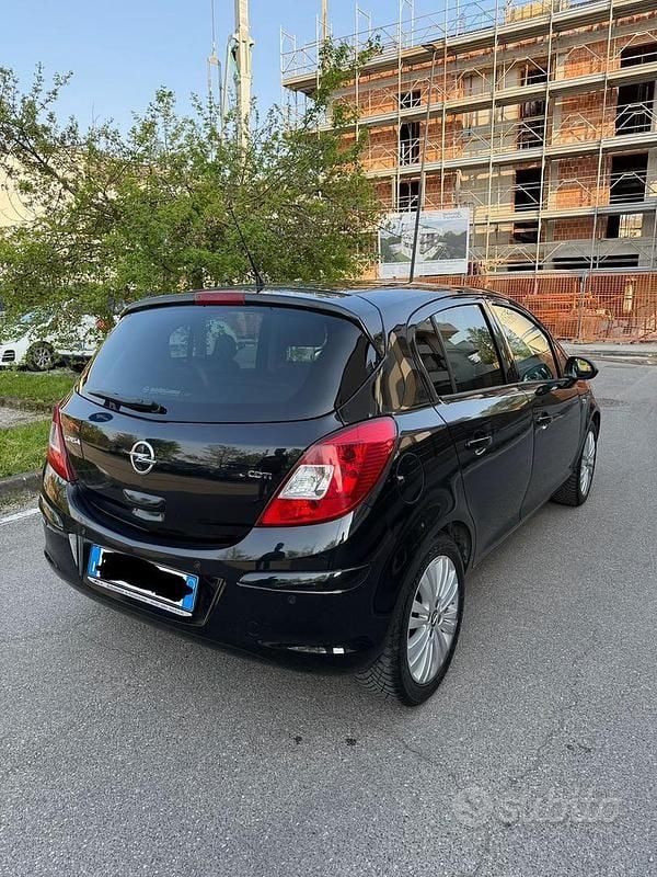 Usata Opel Corsa 75 CV (55 kW) 2014 Utilitaria