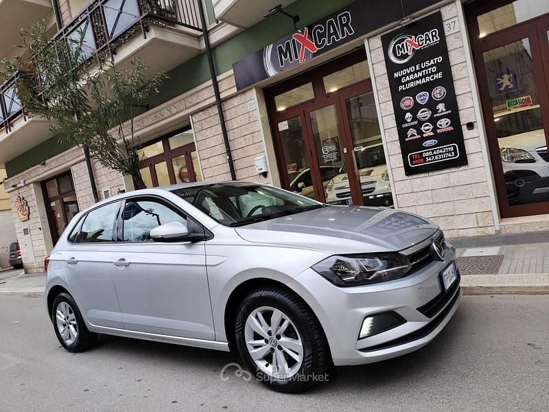 Usata VW Polo 90 CV (66 kW) 2018 Gray Utilitaria