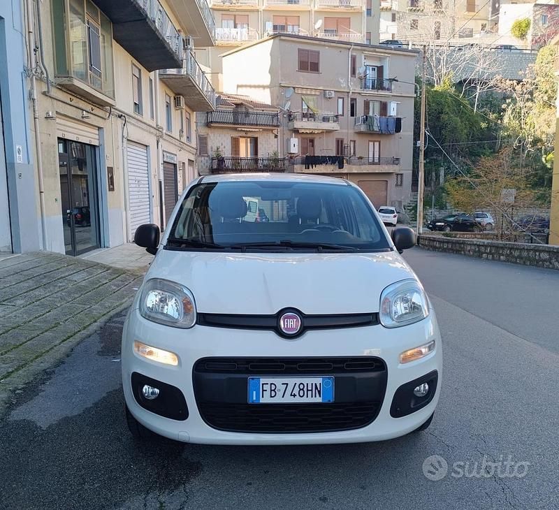 Usata Fiat Panda Easy 69 CV (50 kW) 2015 Bianco Berlina