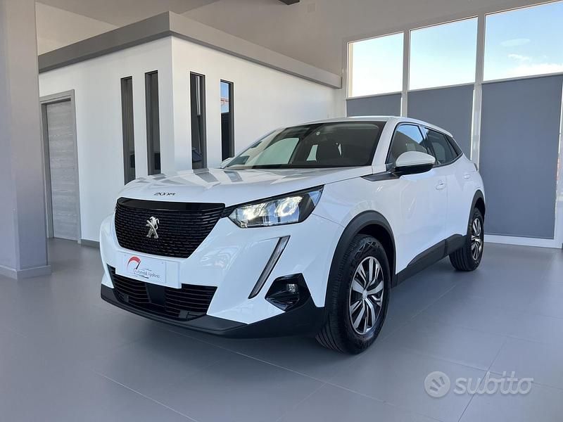 Usado Peugeot 2008 Active 110 HP (80 kW) 2021 Branco SUV
