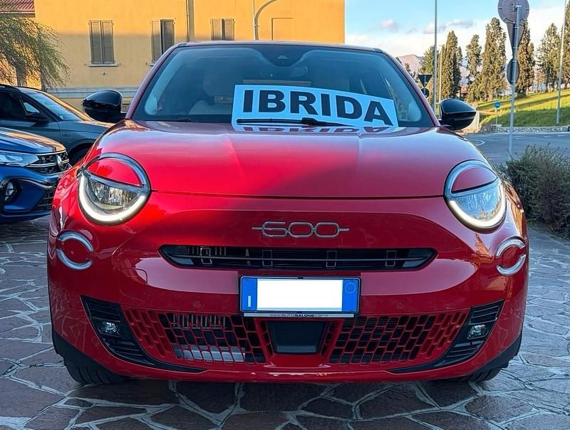 Usata Fiat 600 La Prima 101 CV (74 kW) 2025 Rosso SUV