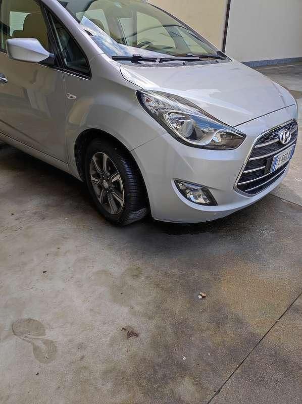 Usata Hyundai ix20 118 CV (86 kW) 2019 Argento Utilitaria