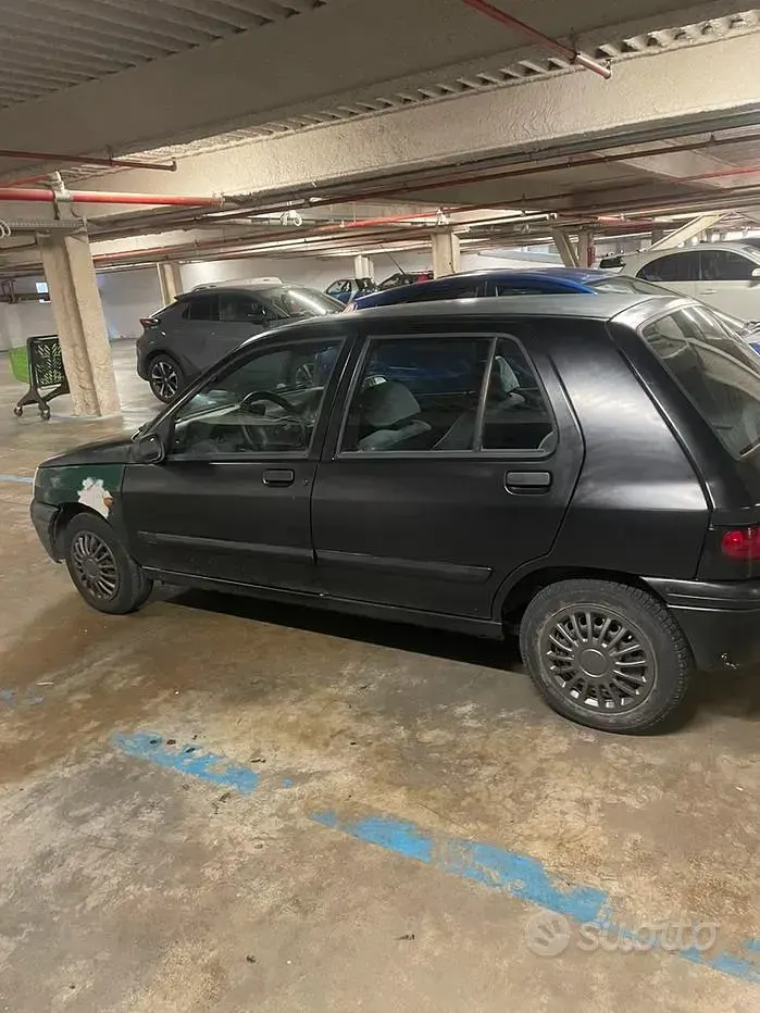 Usata Renault Clio 78 CV (57 kW) 1997 Nero Utilitaria