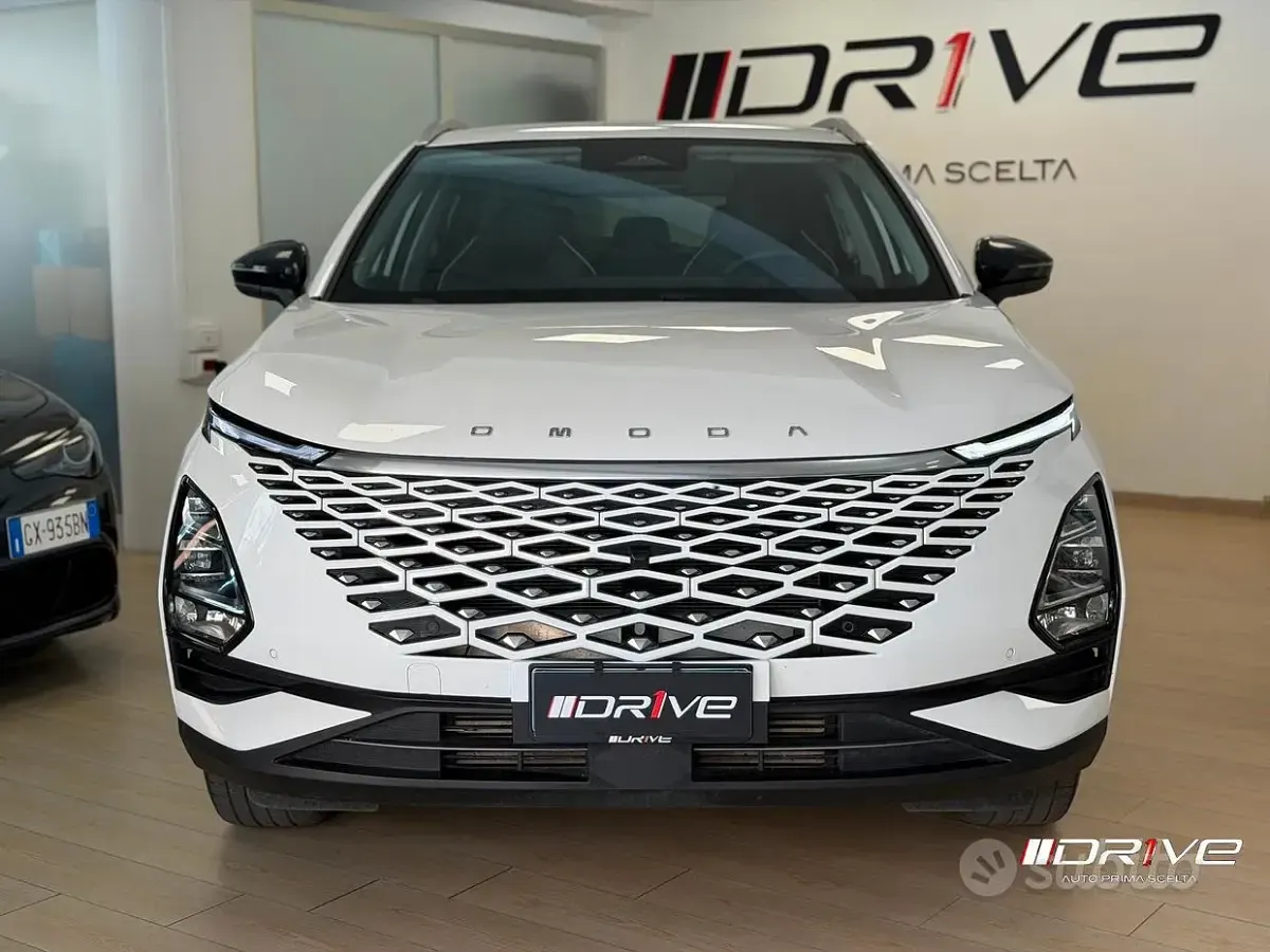 Usata Omoda 5 147 CV (108 kW) 2025 Bianco SUV