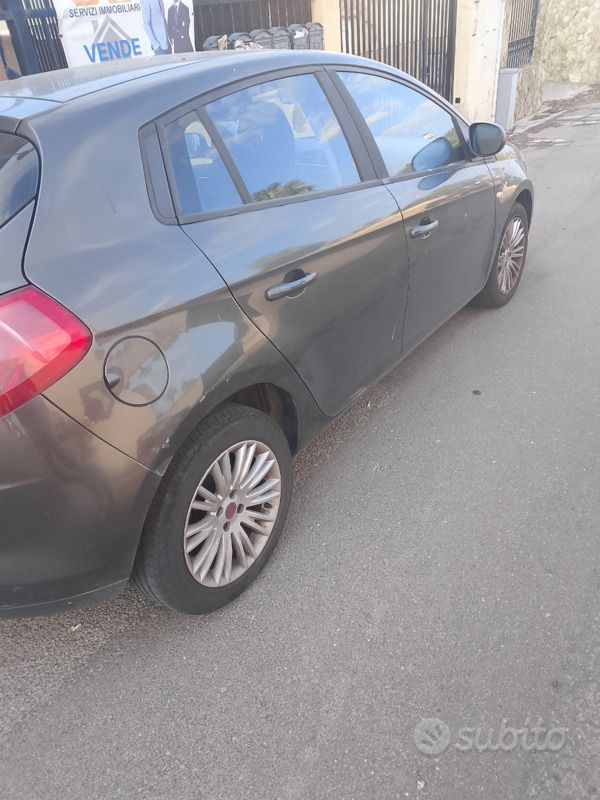 Usata Fiat Bravo 105 CV (77 kW) 2008 Grigio Utilitaria