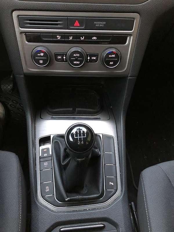 Usata VW Golf Sportsvan Comfortline 110 CV (80 kW) 2015 Monovolume