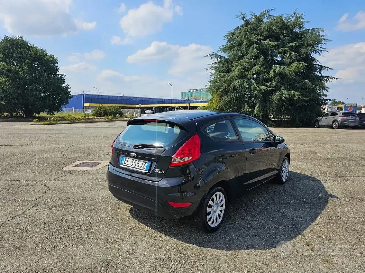 Usata Ford Fiesta Titanium 82 CV (60 kW) 2011 Nero Berlina