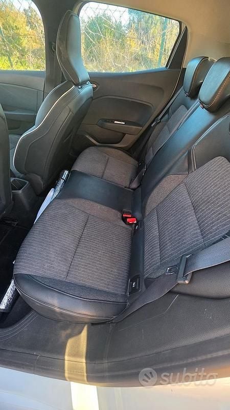 Usata Renault Clio V Intens 90 CV (66 kW) 2022 Berlina