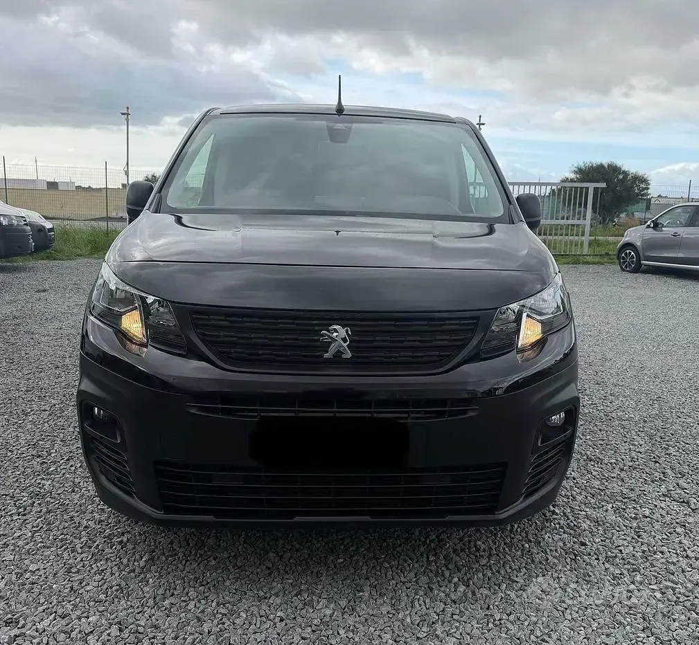 Usata Peugeot Partner 131 CV (96 kW) 2020 Nero Monovolume