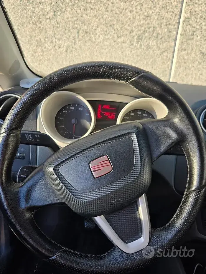 Usata Seat Ibiza 85 CV (62 kW) 2010 Grigio
