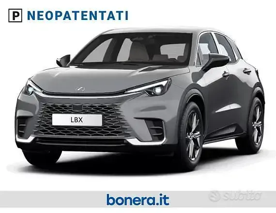 Nuova Lexus LBX 91 CV (66 kW) 2026 Grigio SUV