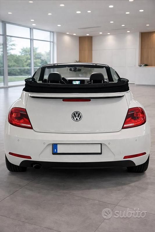 Usata VW Beetle 105 CV (77 kW) 2014 Bianco Utilitaria