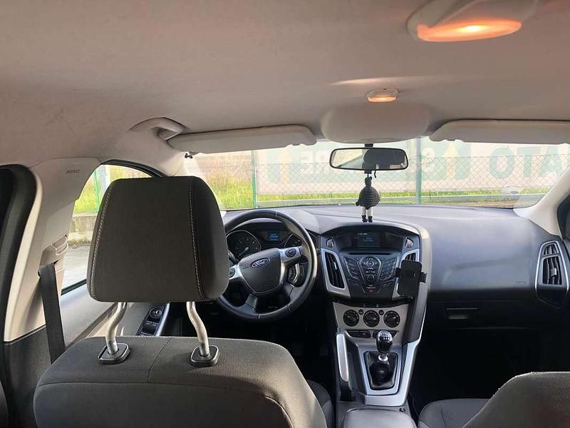 Usata Ford Focus 95 CV (69 kW) 2012 Grigio Berlina