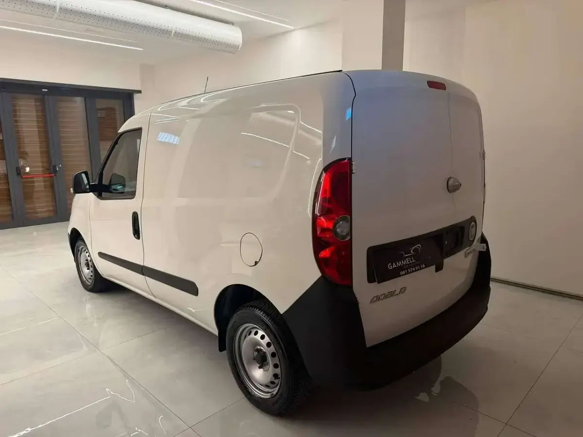 Usata Fiat Doblò Business 105 CV (77 kW) 2022 Bianco Monovolume