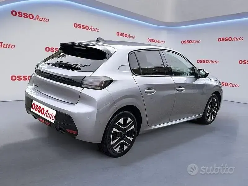 Usata Peugeot 208 Allure 101 CV (74 kW) 2025 Grigio Utilitaria