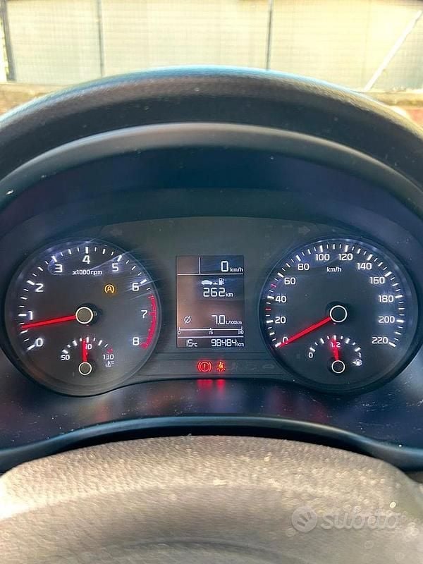 Usata Kia Rio Active 84 CV (61 kW) 2018 Bianco Berlina