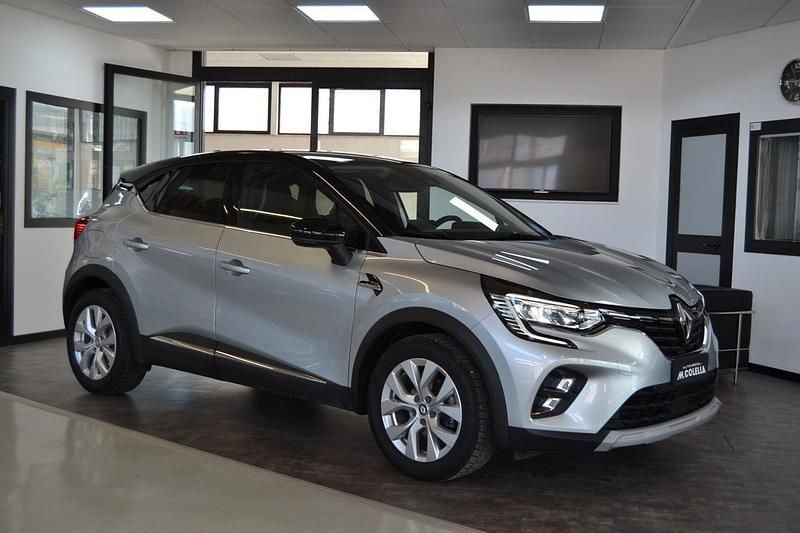 Usata Renault Captur Techno 101 CV (74 kW) 2022 Argento SUV