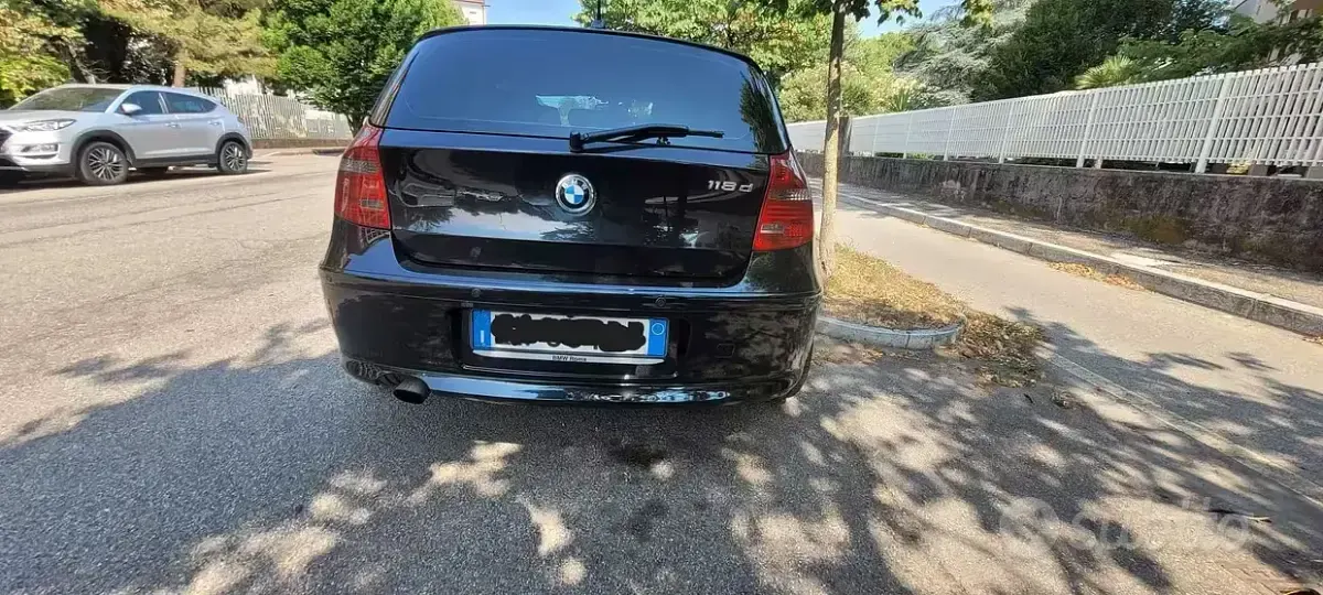 Usata BMW 118 143 CV (105 kW) 2010 Nero Utilitaria