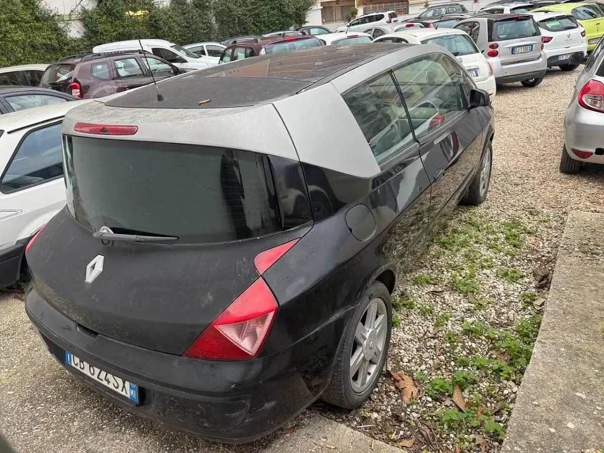 Usata Renault Avantime Dynamique 150 CV (110 kW) 2002 Nero Monovolume