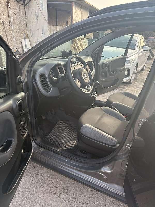 Usata Fiat Panda 4x4 S 86 CV (63 kW) 2022 Grigio Utilitaria