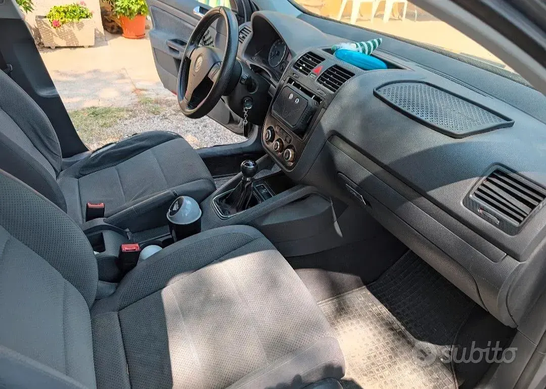 Usata VW Golf IV 102 CV (75 kW) 2005 Grigio Berlina