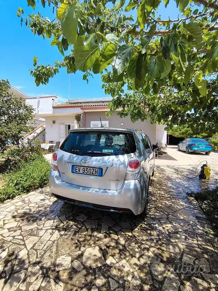 Usata Toyota Verso 111 CV (81 kW) 2014 Grigio Monovolume