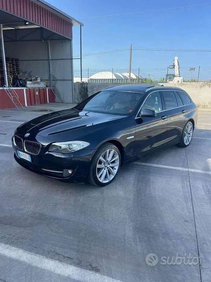 Usata BMW 530 258 CV (189 kW) 2011 Blu Station wagon