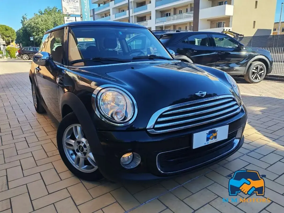 Usata Mini ONE 75 CV (55 kW) 2011 Nero Utilitaria