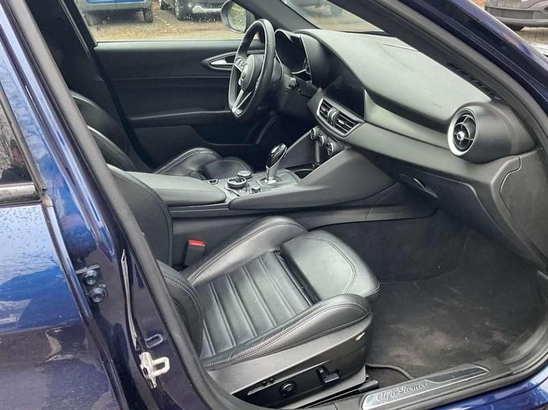 Usata Alfa Romeo Giulia Tech Edition 160 CV (117 kW) 2019 Blu/azzurro Berlina