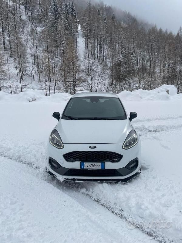 Bianco Usata 2019 Ford Fiesta ST Due volumi | 17.500 € (Buon prezzo) - Immagine 1/4