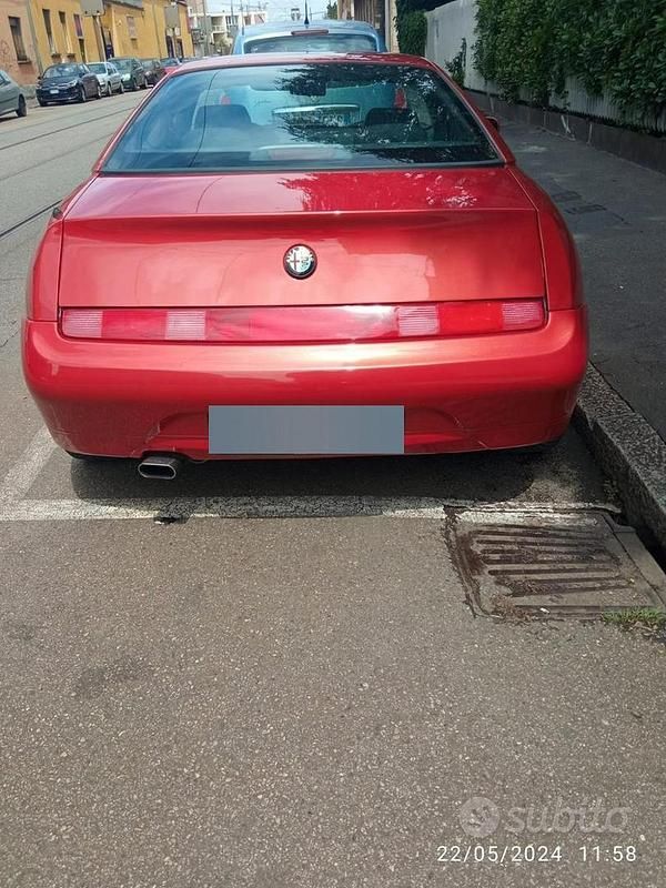 Usata Alfa Romeo GTV 150 CV (110 kW) 2002 Rosso Coupé