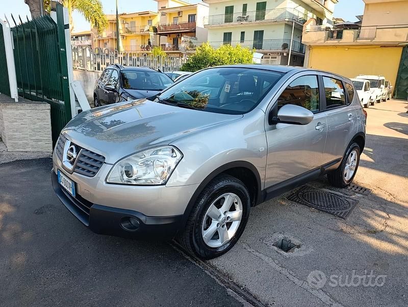 Argento Usata 2008 Nissan Qashqai Acenta SUV | 3990 € (Buon prezzo) - Immagine 1/4