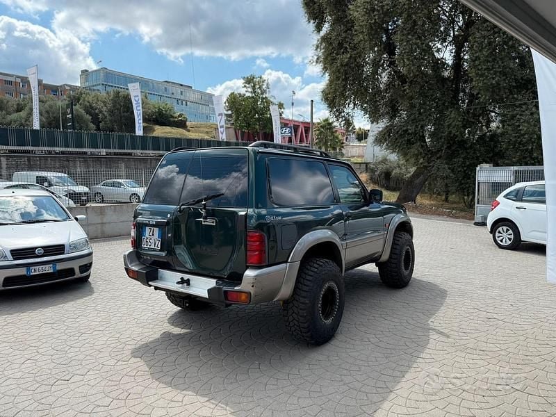 Usata Nissan Patrol SE 129 CV (94 kW) 1999 Verde SUV