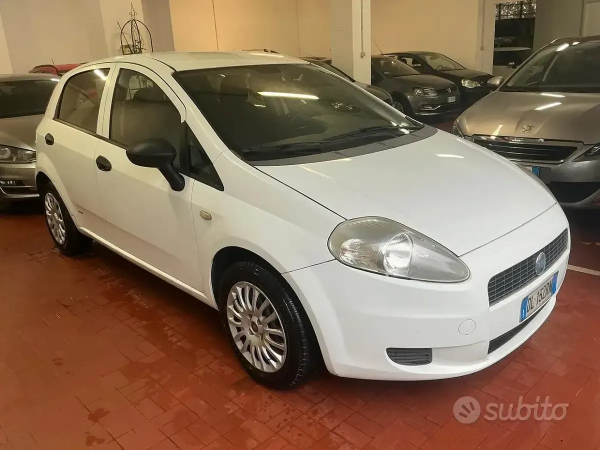 Usata Fiat Grande Punto Dynamic 95 CV (69 kW) 2007 Bianco Utilitaria