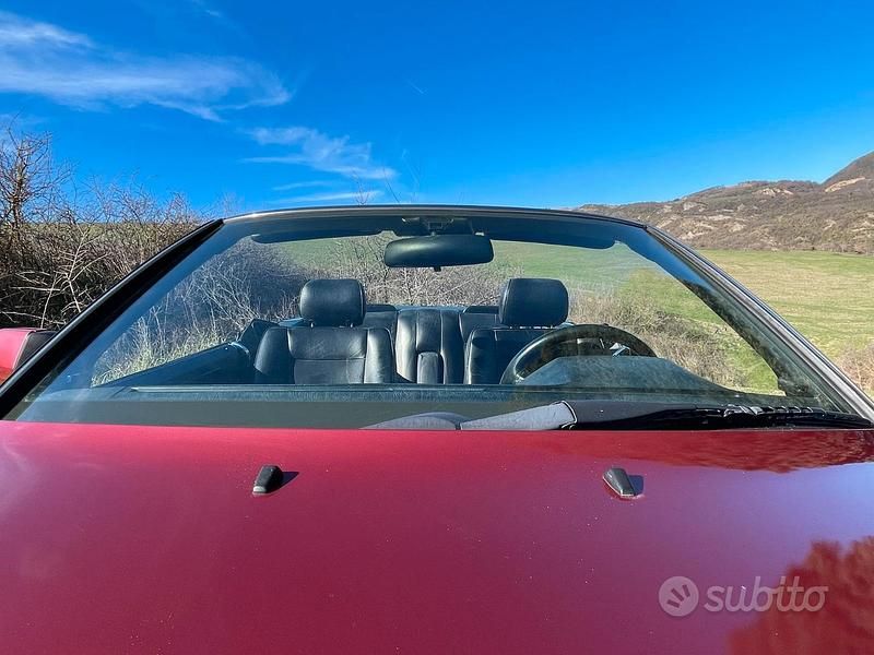 Usata Mercedes E200 122 CV (89 kW) 1993 Rosso Cabrio