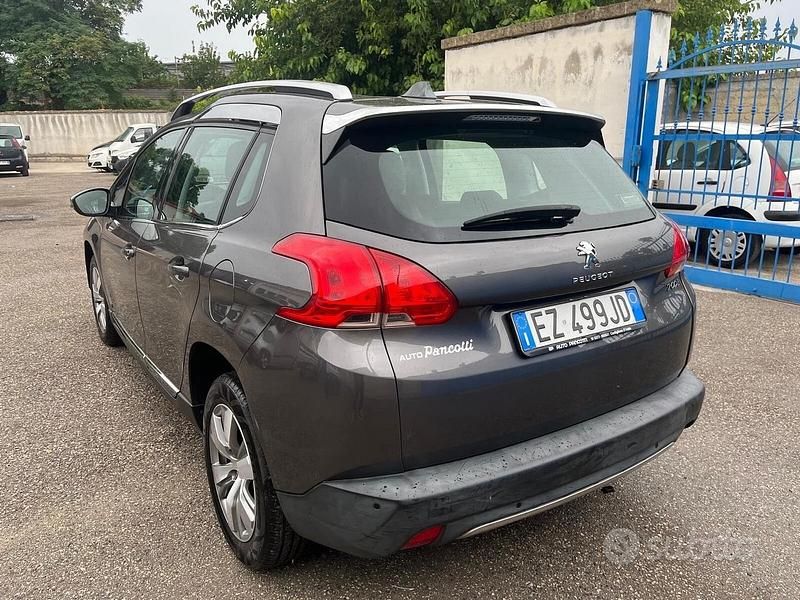 Usata Peugeot 2008 Allure 82 CV (60 kW) 2015 Grigio SUV