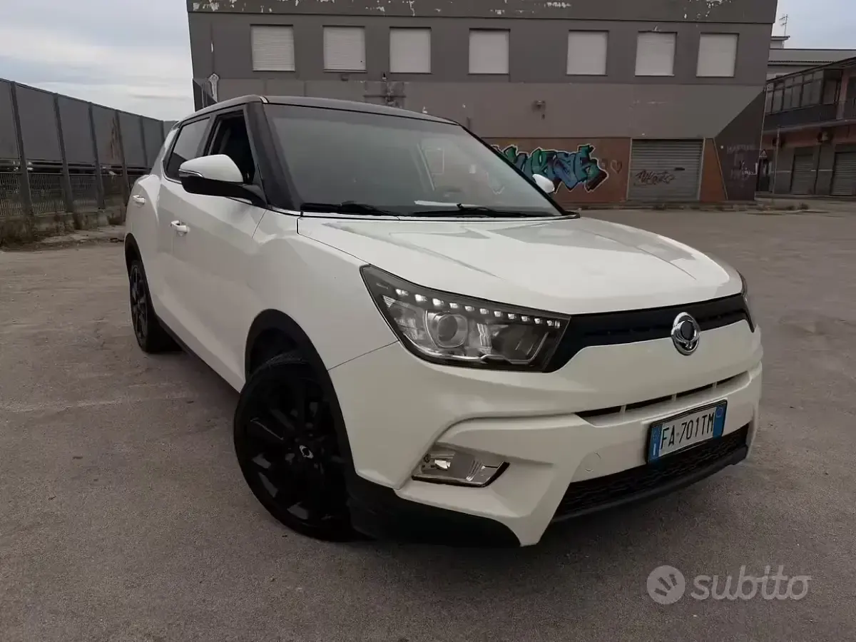 Usata SsangYong Tivoli 115 CV (84 kW) 2016 Bianco SUV