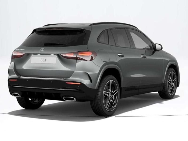 Nuova Mercedes GLA250 Advanced Plus 163 CV (119 kW) 2026 Grigio montagna / metallizzato SUV
