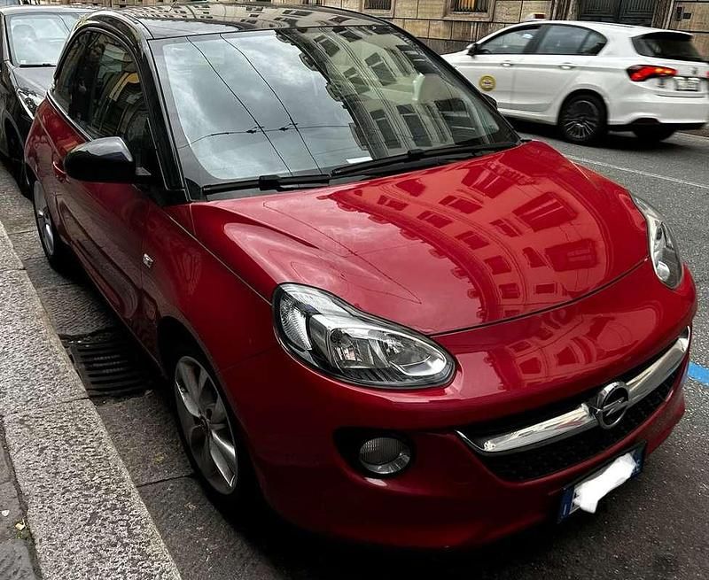 Usata Opel Adam Rocks 69 CV (50 kW) 2016 Rosso Utilitaria