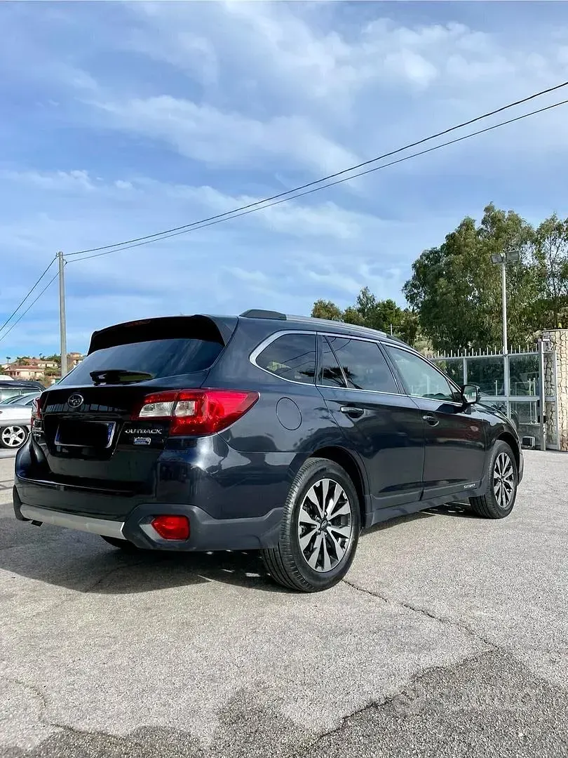 Usata Subaru Outback 150 CV (110 kW) 2017 Grigio Station wagon