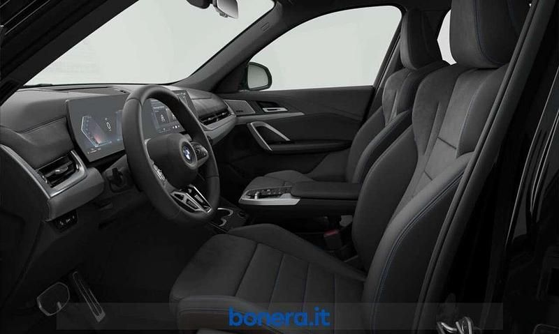 Nuova BMW X1 M Sport 211 CV (155 kW) 2025 Black sapphire metallizzato SUV