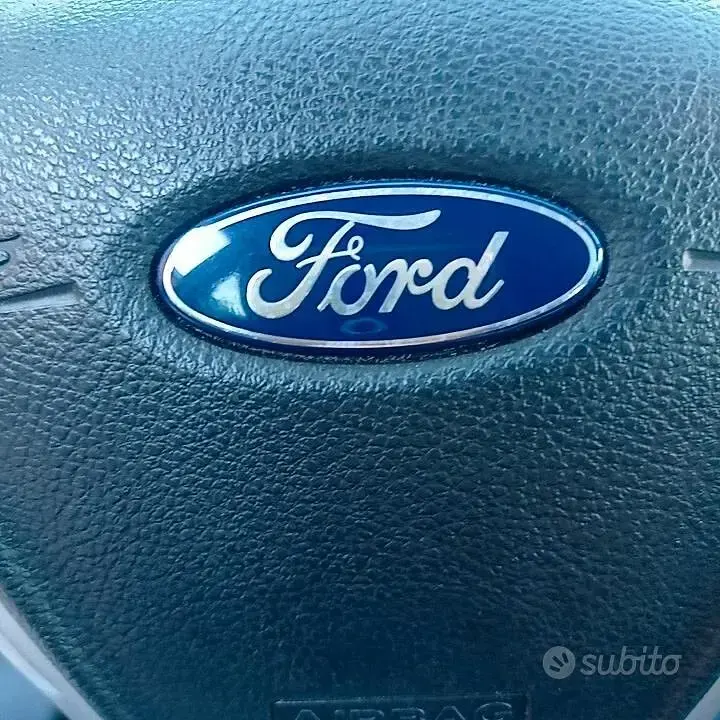 Usata Ford Fiesta Titanium 82 CV (60 kW) 2011 Grigio Berlina